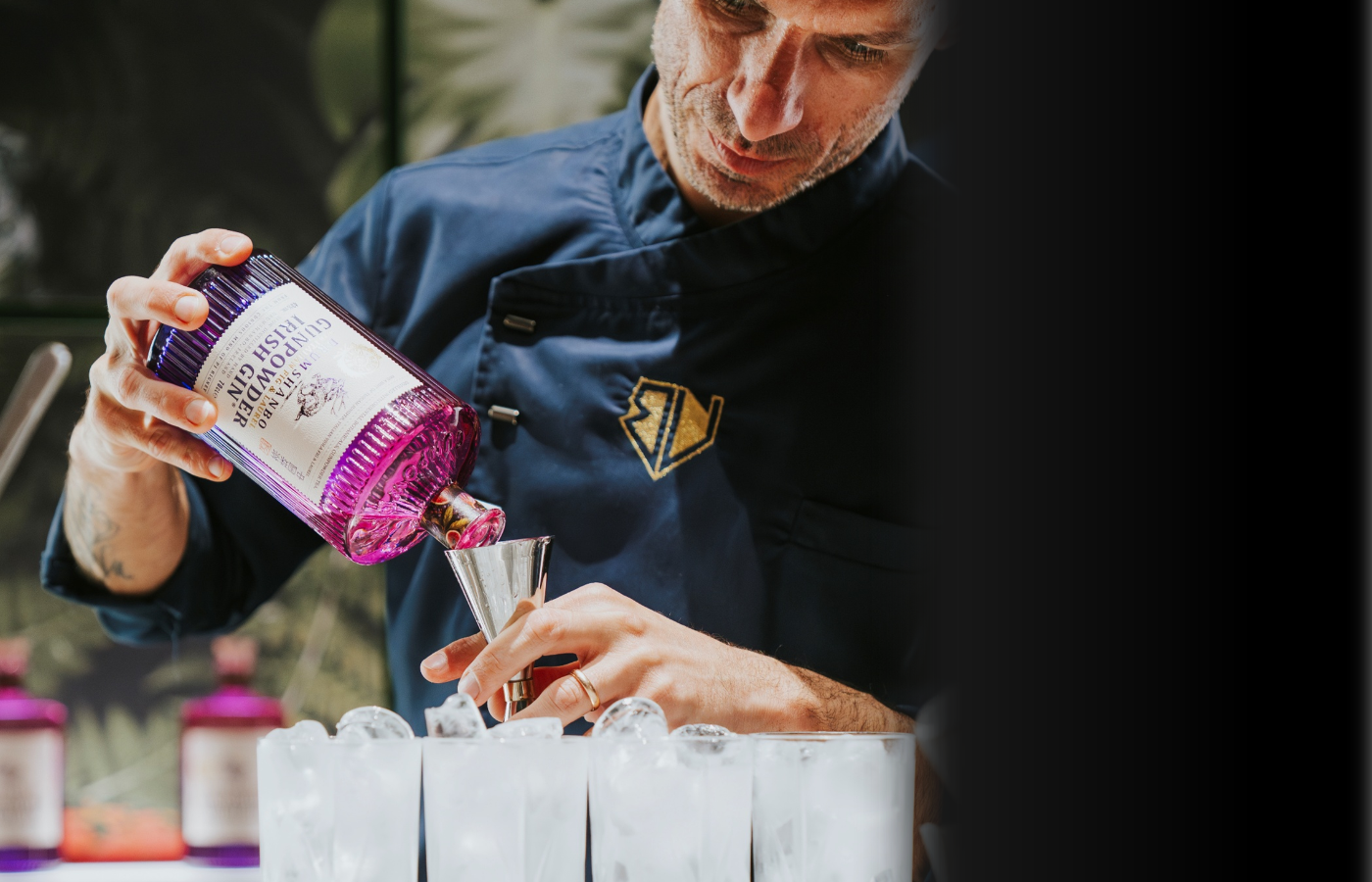 Exotic layers of fresh citrus, oriental Botanicals with a refreshing burst of orange citrus